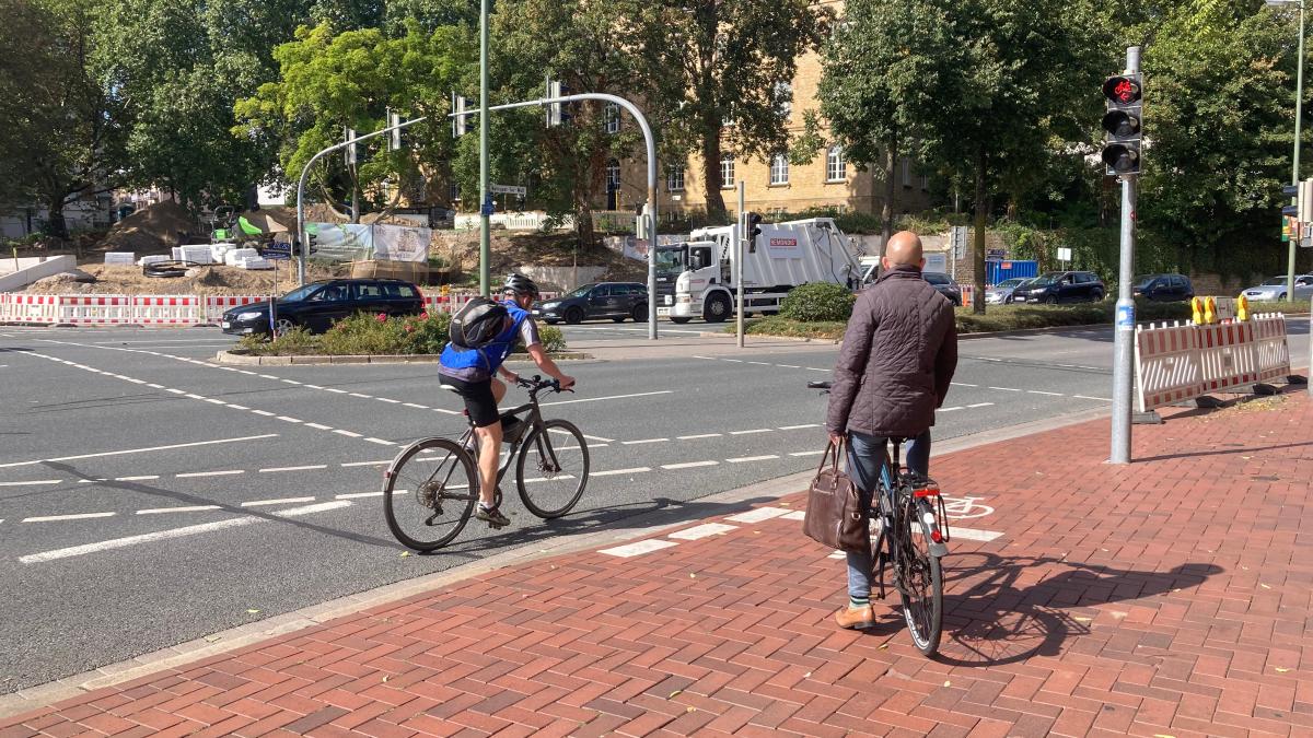 Wie läuft das neue indirekte Abbiegen für Osnabrücks Radfahrer?