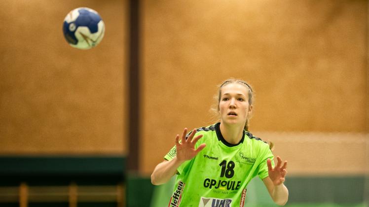 Johanna Andresen spielt im Team der Nordfrauen eine wichtige Rolle - nicht nur auf dem Feld.