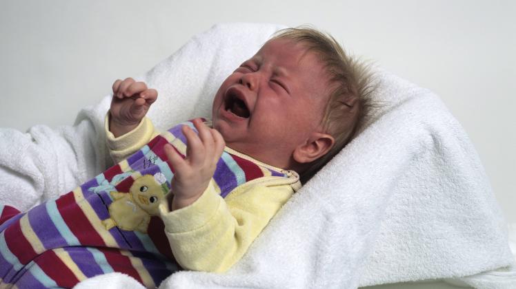 Nur 13 Minuten Gehen und Warten braucht es, um schreiende Babys zum Schlafen zu bringen. Davon zumindest sind japanische Forscher nach einer kleinen Experiment-Reihe überzeugt.