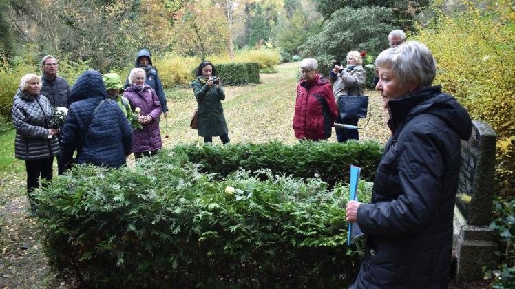 Bietet erstmals eine Führung über den Alten Friedhof in Rostock an: die Historikerin Antje Krause. 