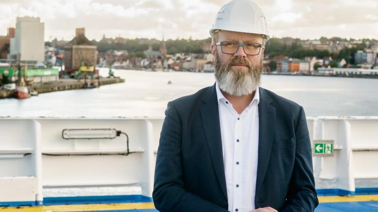 Wirtschaftsminister Claus Ruhe Madsen zu Gast bei der Flensburger Schiffbaugesellschaft - 16.09.2022 - Foto Marcus Dewanger