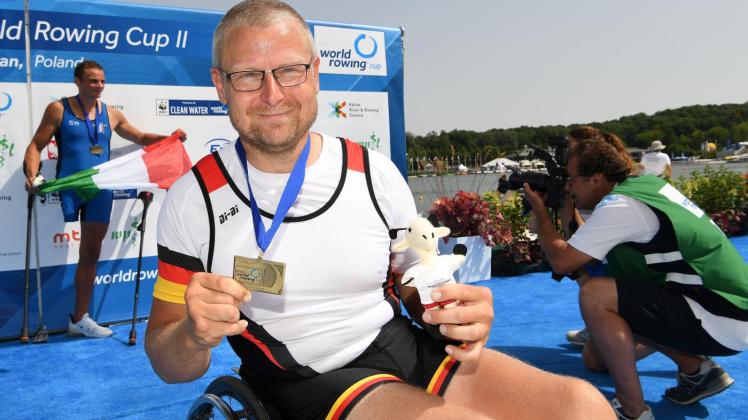 Bei seinem bis dato letzten internationalen Einsatz erkämpfte Para-Ruderer Marcus Klemp im Juni in Poznan Weltcup-Bronze. Jetzt strebt der 40-Jährige vom ORC Rostock bei den WM in Racice einen Platz unter den ersten Zehn an. Morgen ist er erstmals im Einsatz. 