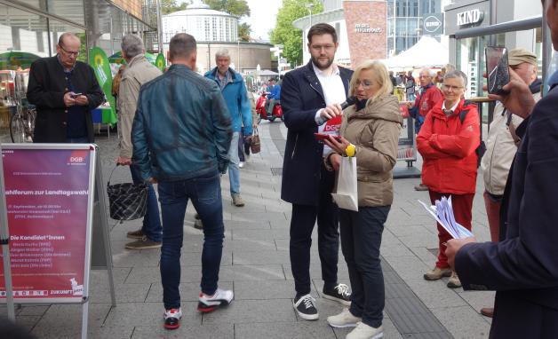 Delmenhorster Wahlrunden zwischen Einkaufstaschen und Schirmen