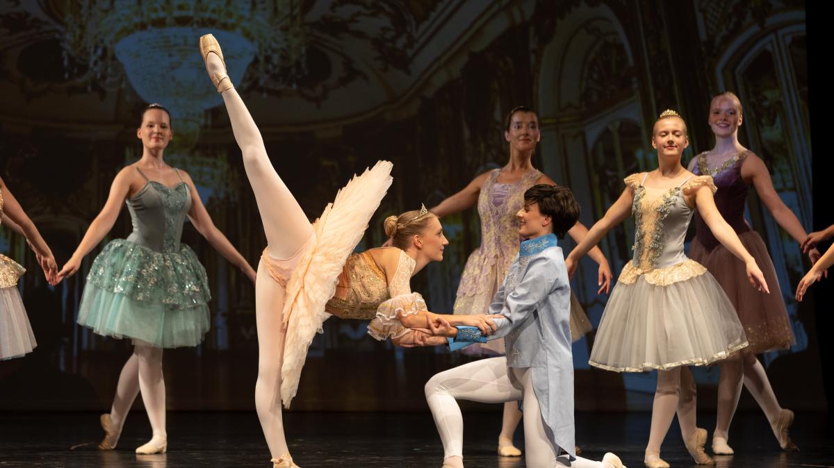 Ballett „Dornröschen“ im Theater Melle in vielen Bildern