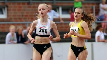 Paula Terhost (links, hier beim U-16-Titelgewinn in Lingen) konnte in Berlin zwar überzeugen, für einen niedersächsischen Sieg hat es dennoch nicht gereicht.