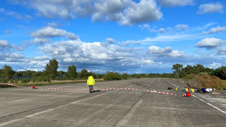 Tödlicher Unfall bei Biker-Treffen: Auf einem ehemaligen Militärflugplatz in Brandenburg sterben drei Motorradfahrer. Wie konnte es dazu kommen?