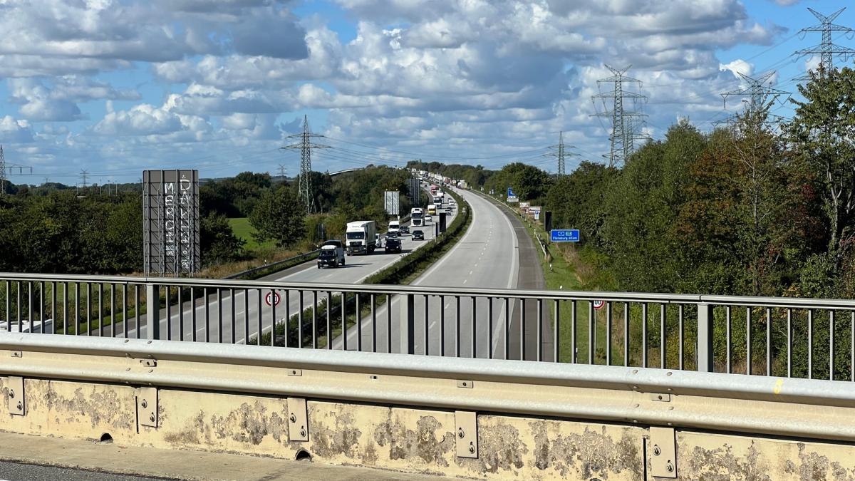 A7: Rader Hochbrücke Wegen Polizeieinsatz Eine Stunde Gesperrt | SHZ