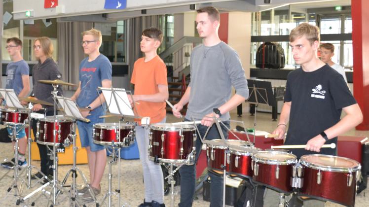 Mitglieder der Jugend Brassband Quickborn während einer Probe