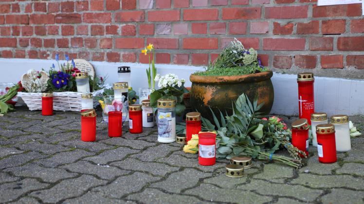 Die Bluttat in der Edendorfer Straße vom Februar löste im Umfeld des Opfers und seiner Familie große Bestürzung aus.