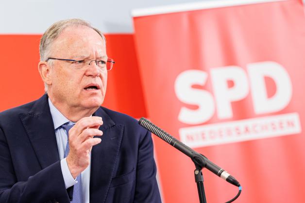 „Es darf bei aller Energieknappheit auf keinen Fall dazu kommen, dass wir im Winter Schulen und Hochschulen schließen“, findet Stephan Weil, Spitzenkandidat der SPD für die Landtagswahl in Niedersachsen am 9. Oktober 2022. „Es darf bei aller Energieknappheit auf keinen Fall dazu kommen, dass wir im Winter Schulen und Hochschulen schließen“, findet Stephan Weil, Spitzenkandidat der SPD für die Landtagswahl in Niedersachsen am 9. Oktober 2022.