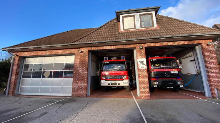 Das Feuerwehrgerätehaus in Wenningstedt-Braderup ist auf Dauer zu eng für größere und modernere Fahrzeuge.