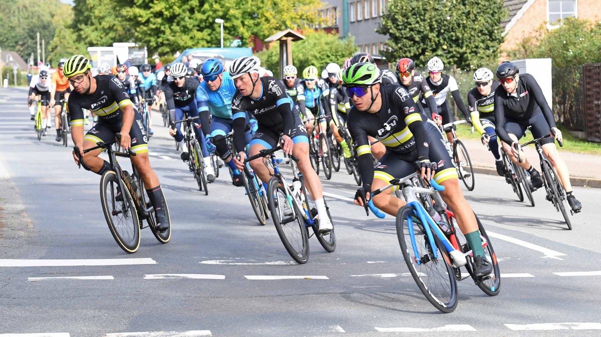 Jedermann-Radrennen 2022: 480 Radfahrer vom Starkregen geplagt | SVZ