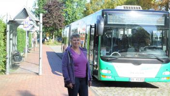 Busse und Bahnen müssen auch auf dem Land attraktiver werden, findet Sandra Weigand.