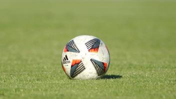 Fußball, Saison 2022/2023, Oberliga Hamburg, Dritter Spieltag, TuS Dassendorf - WTSV Concordia (4:2). Symbolbild/Symbolf