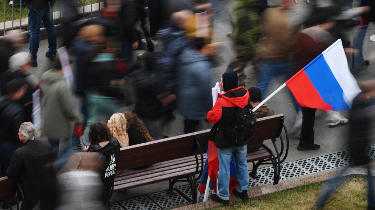 Scheinreferenden in Ukraine, Selenskyj warnt vor Mobilmachung | NOZ