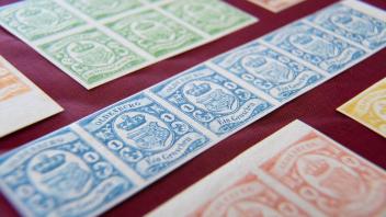 Briefmarken «Die Supereinheiten»