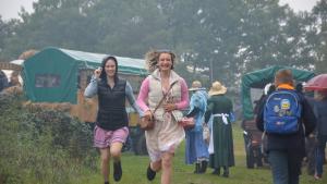 So stimmungsvoll ging es zu beim völlig verregneten Kreiserntefest am Sonnabend rund um Greven.