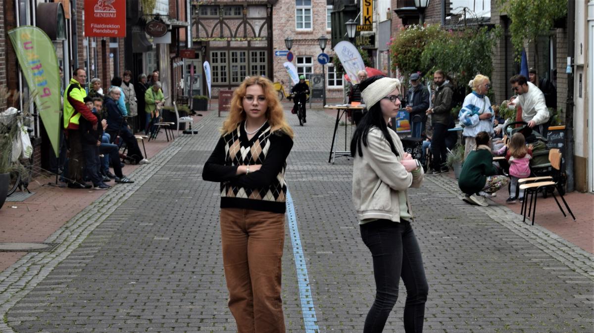 Rendsburg Modenschau für Second Hand Mode in der Innenstadt.