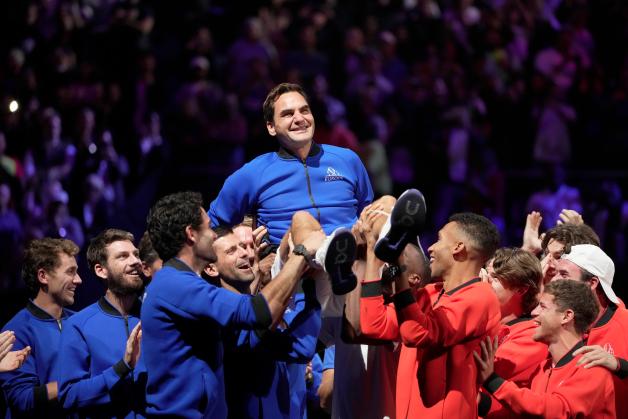 Tennis-Star Roger Federer wurde von Freunden und Mitspielern gefeiert.