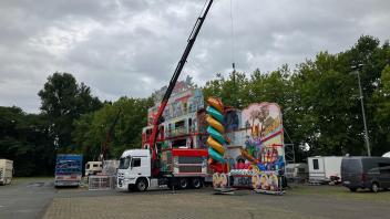 Mike‘s Pit Stop ist bereits aufgebaut. Am Wochenende können sich die Besucher selbst von Deutschlands größtem Fun-House überzeugen.