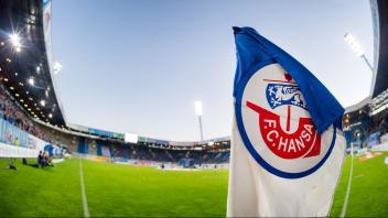 Der FC Hansa verbrauchte in den vergangenen zehn Jahren nach eigenen Angaben im Durchschnitt etwa 1,25 Millionen Kilowattstunden Strom. In Zukunft sollen etwa 20 Prozent eingespart werden.