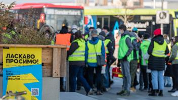 Ukraine-Konflikt - Sonderzug bringt Flüchtlinge nach Cottbus