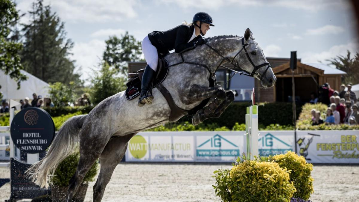 Sportprogramm am Wochenende in NF Reiten, Rudern, Fußball SHZ