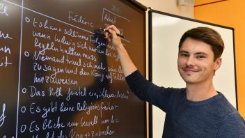 Smartboards gibt es im Artland-Gymnasium Quakenbrück bereits, doch die Digitalisierung muss vorangetrieben werden, findet Lehrer Gerrit Hahn.
