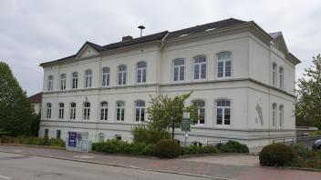 Wilhelm-Wisser-Schule, Neubau Elisabethstraße, Abriss Weidestraße 24 gekippt. Bürgerinitiative zieht vor Verwaltungsgericht in Schleswig.