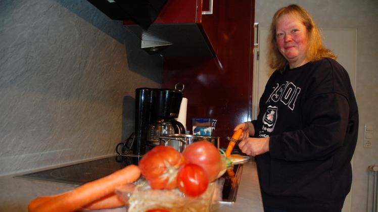 Früher hat die Schleswigerin Bianca Leonhardt oft Essen bei Lieferdiensten bestellt. Heute kocht sie jeden Tag selbst.