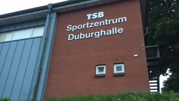 Die Duburghalle wird - wie andere Sportanlagen auch - vom TSB Flensburg selbst bewirtschaftet.