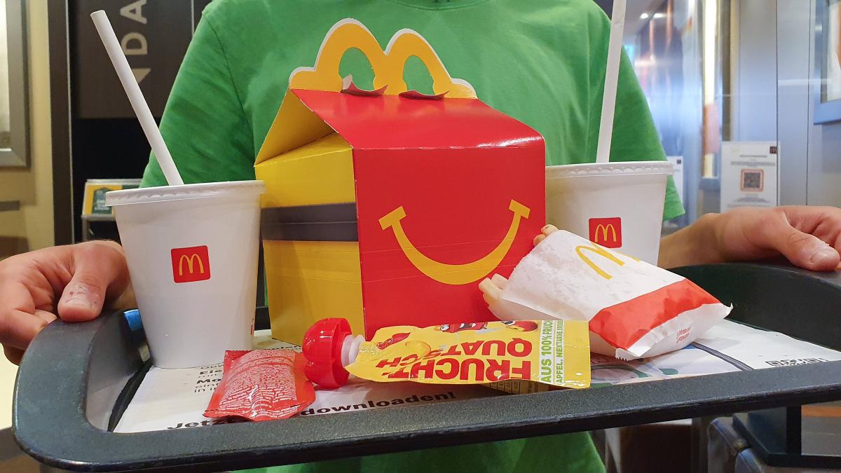 McDonalds USA Happy Meal für Erwachsene das steckt drin NOZ