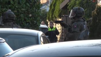 Mann in Nordhorn mit Messer am Fenster: Polizei ist Motiv bekannt