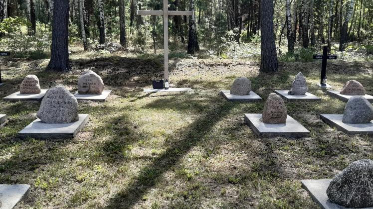 In hervorragendem Zustand sind die Gräber auf dem Friedhof in Ostroleka nach dem Einsatz der Meppener Reservisten.