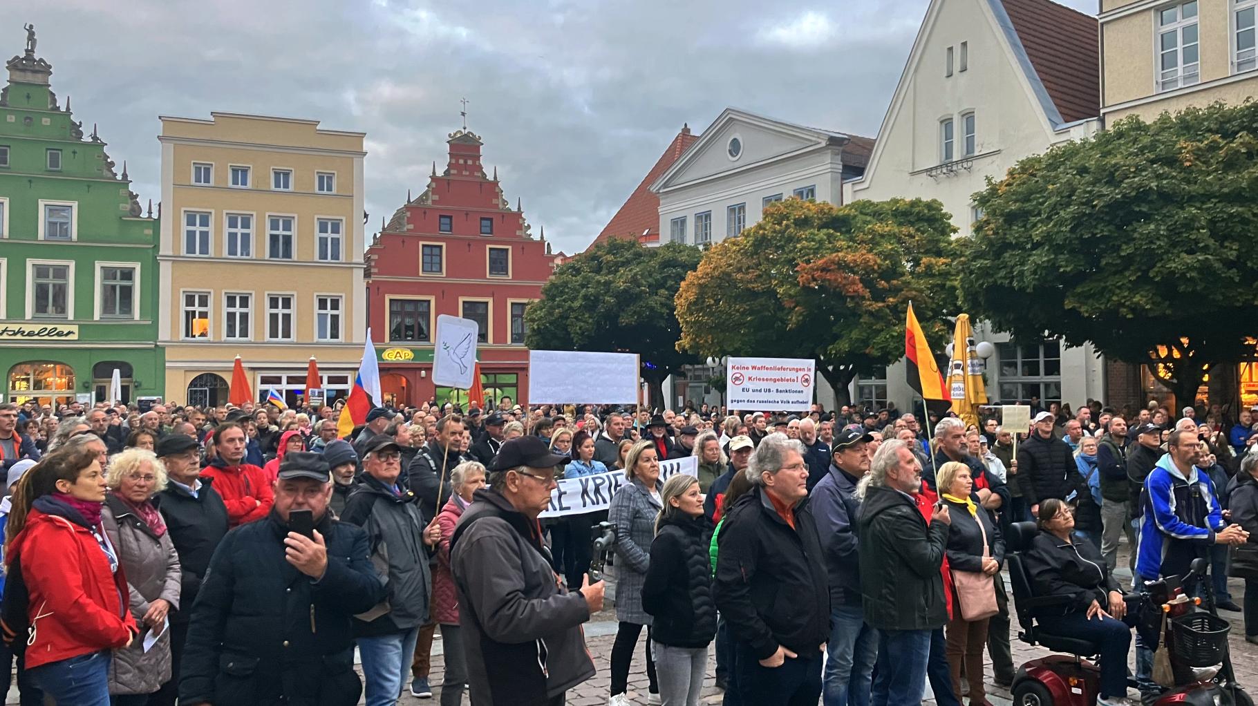 Im Landkreis Rostock wird so oft demonstriert wie nie zuvor – Was steckt dahinter 
