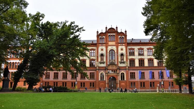 Die 1418 gegründete Universität Rostock wird ab dem 14. April 2023 einen neuen Rektor bekommen. Wer das sein wird, entscheidet sich am 26. Oktober.