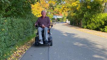 Mit seinem E-Rollstuhl machte sich Karl-Hermann Koch auf den Weg nach Kappeln. Es sollte ein schöner Ausflug werden. Ein paar Schreckmomente machten diesen Plan aber zunichte.