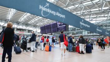 Ferienbeginn am Hamburger Flughafen
