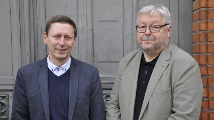 Axel Schmidt (links) und Thomas Domres stellten sich vor der Stichwahl am Sonntag den Fragen des „Prignitzer“.