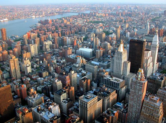 Der Blick vom Empire State Building auf die Stadt New York.