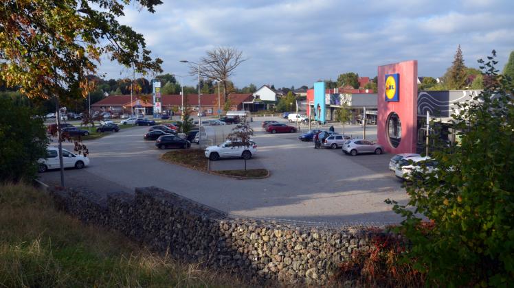 Ein Discounter und ein Supermarkt sind in Warin nur wenige Meter voneinander entfernt. Braucht das noch einen weiteren Vollsortimenter in unmittelbarer Nähe?