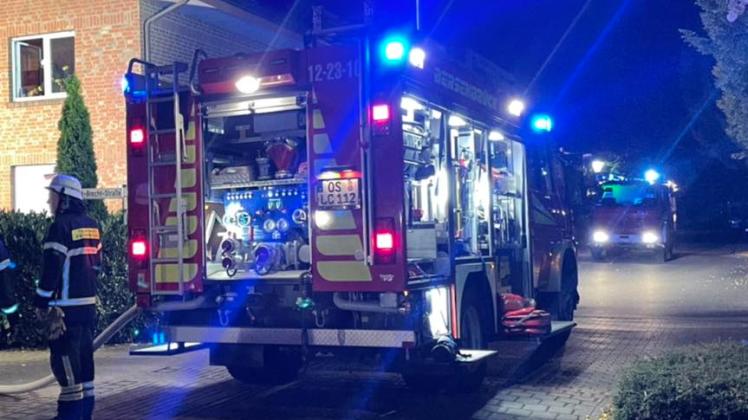 In Bersenbrück rettete die Feuerwehr einen Mann aus einer verqualmten Wohnung.