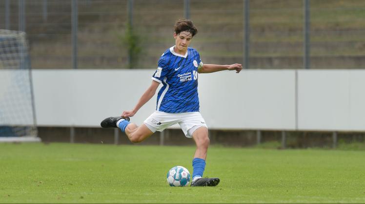Mannschaftskapitän Gianluca Pelzer strebt mit den B-Junioren des FC Hansa am Sonntag gegen den Dynamo Dresden den zweiten Saisonsieg an.