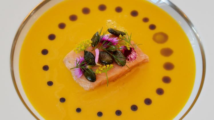author Kürbiscreme mit lauwarmem Zitrus-Lachs