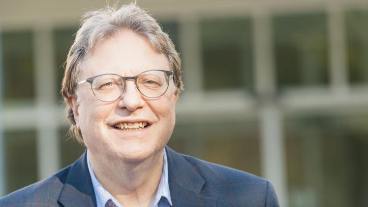 Niels Wagner Bertrand Evertz, ärztlicher Leiter der Paracelsus-Wittekindklinik und die Berghofklinik, beim Interview