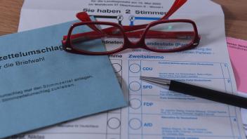 Briefwahl - Landtagswahl NRW 2022 Symbolbild Briefwahl. Die Wahl zum 18. Landtag des Landes Nordrhein-Westfalen findet