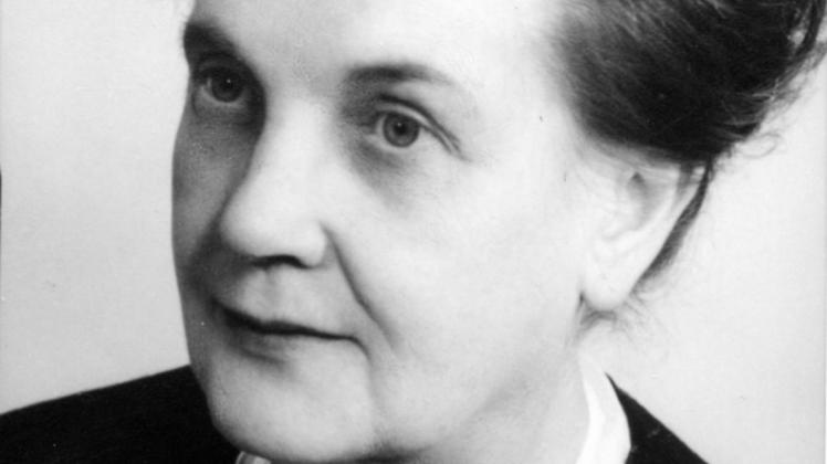 1948 wurde die studierte Medizinerin als erste Frau in Deutschland zur Bürgermeisterin gewählt. Auch im Amt der Kreispräsidentin war sie bundesweit die erste Frau. 