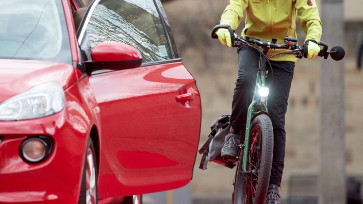 «Holländischer Griff»: So können Autofahrer Radler schützen