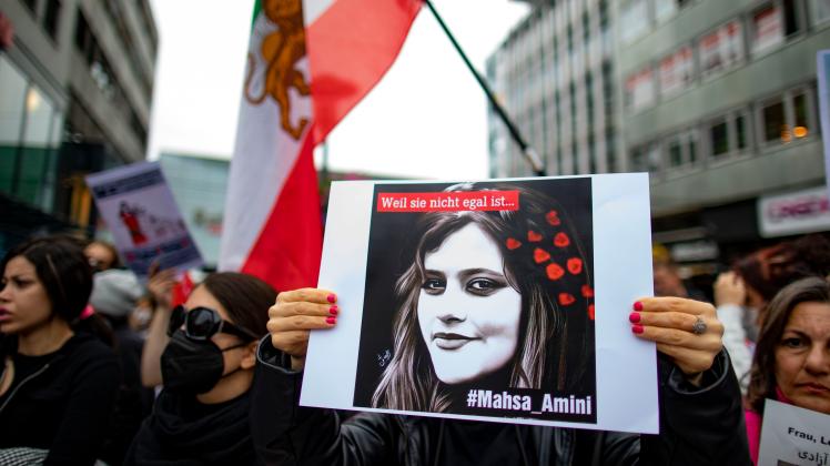 Solidaritätskundgebung nach dem der Tod der Iranerin