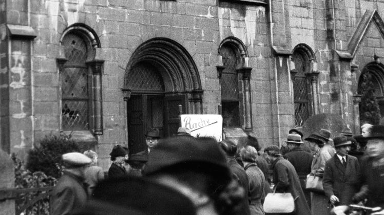 Zerstörte Synagoge am Morgen des 10. November 1938